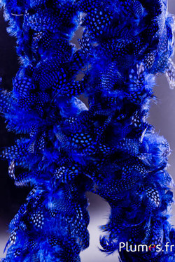 Boa en plumes de pintade - Ø 10-12 cm - bleu
